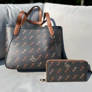 Coach Tote 27 Horse & Carriage C4060 w/ Matching Coach Long Zip Wallet